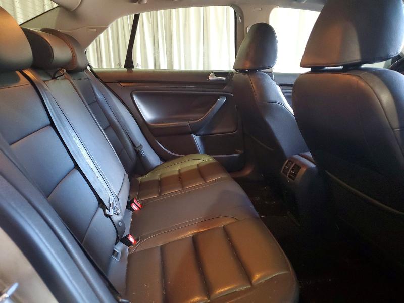58273716 :رقم المزاد ، 3VWRL7AJ0AM171292 vin ، 2010 Volkswagen Jetta مزاد بيع