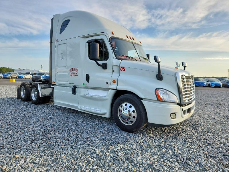 54684586 :رقم المزاد ، 1FUJGLBG5FLGS1622 vin ، 2015 Freightliner Cascadia مزاد بيع