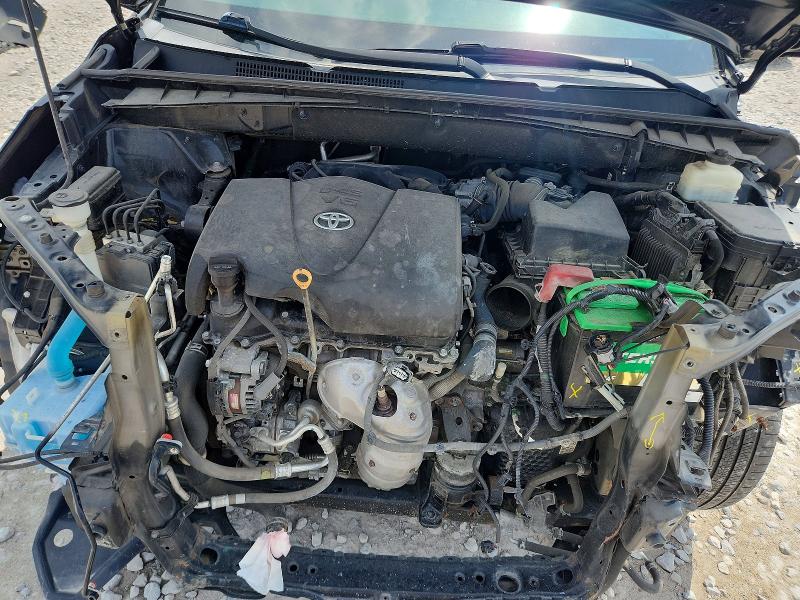 59056766 :رقم المزاد ، 5TDBZRFH5JS845750 vin ، 2018 Toyota Highlander مزاد بيع