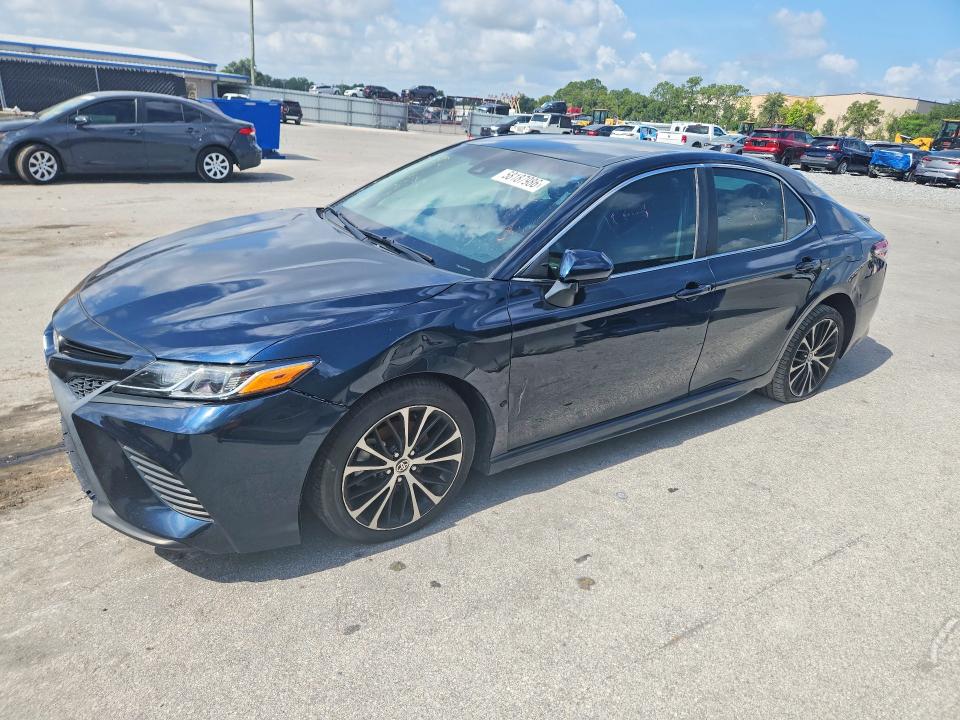 58187986 :رقم المزاد ، 4T1G11AK4LU988667 vin ، 2020 Toyota Camry مزاد بيع
