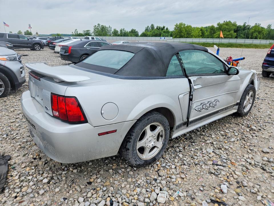 57635836 :رقم المزاد ، 1FAFP44433F404976 vin ، 2003 Ford Mustang مزاد بيع