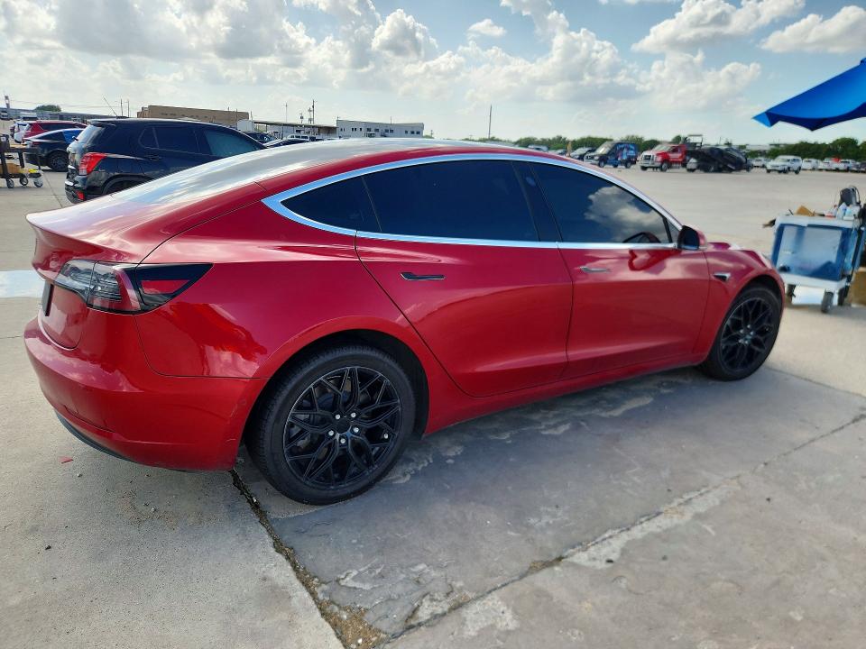 56491826 :رقم المزاد ، 5YJ3E1EAXLF703570 vin ، 2020 Tesla Model 3 مزاد بيع