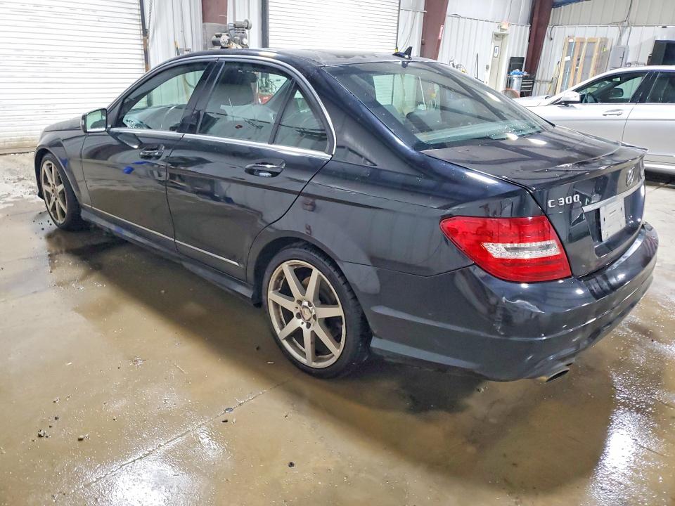 2014 Mercedes-benz C მანქანა იყიდება აუქციონზე, vin: WDDGF8AB4EA925531, აუქციონის ნომერი: 57898926