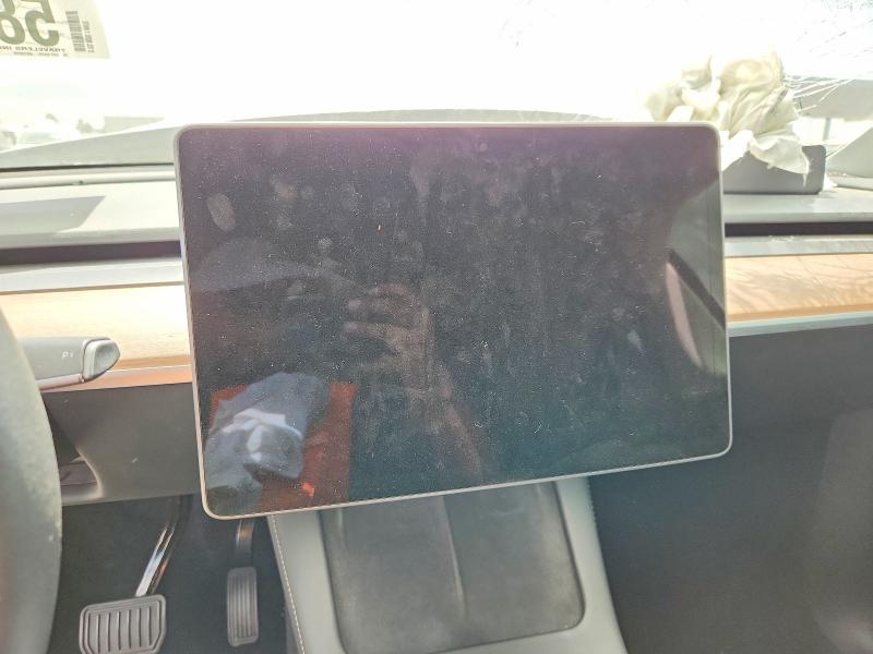 58760376 :رقم المزاد ، 7SAYGAEE1NF549808 vin ، 2022 Tesla Model Y مزاد بيع