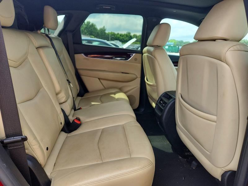 54142646 :رقم المزاد ، 1GYKNBRS7HZ302560 vin ، 2017 Cadillac Xt5 مزاد بيع