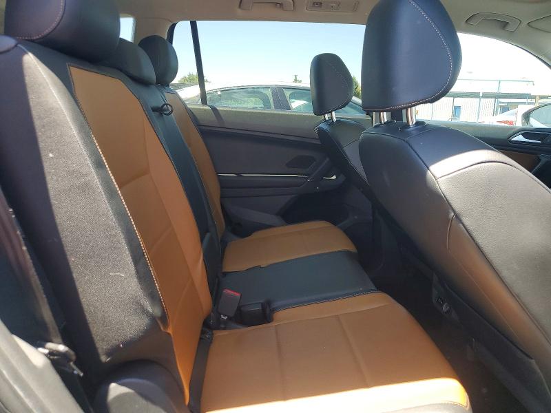 57746126 :رقم المزاد ، 3VV2B7AX8JM131331 vin ، 2018 Volkswagen Tiguan مزاد بيع
