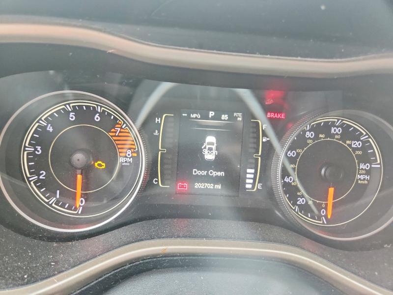 58245876 :رقم المزاد ، 1C4PJMCS2GW111463 vin ، 2016 Jeep Cherokee مزاد بيع