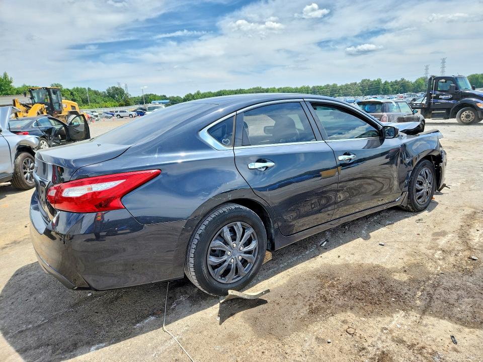 2017 Nissan Altima მანქანა იყიდება აუქციონზე, vin: 1N4AL3AP1HC253868, აუქციონის ნომერი: 56058596