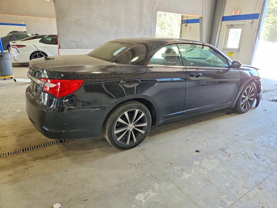 2013 Chrysler 200 მანქანა იყიდება აუქციონზე, vin: 1C3BCBGG0DN738330, აუქციონის ნომერი: 57207566