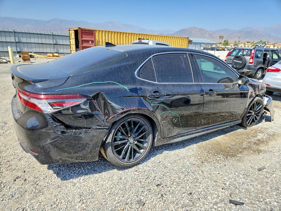 56479026 :رقم المزاد ، 4T1K61AK2MU556513 vin ، 2021 Toyota Camry مزاد بيع