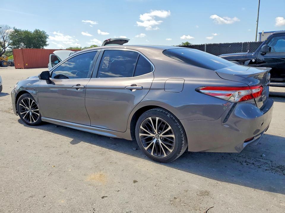 Auction sale of the 2018 Toyota Camry, vin: 4T1B11HK4JU043232, lot number: 58655426