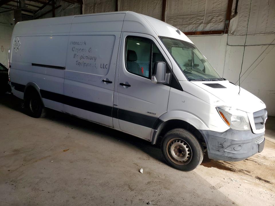 Продажа на аукционе авто 2015 Mercedes Benz Sprinter, vin: WD3PF4DC9FP138106, номер лота: 57469386