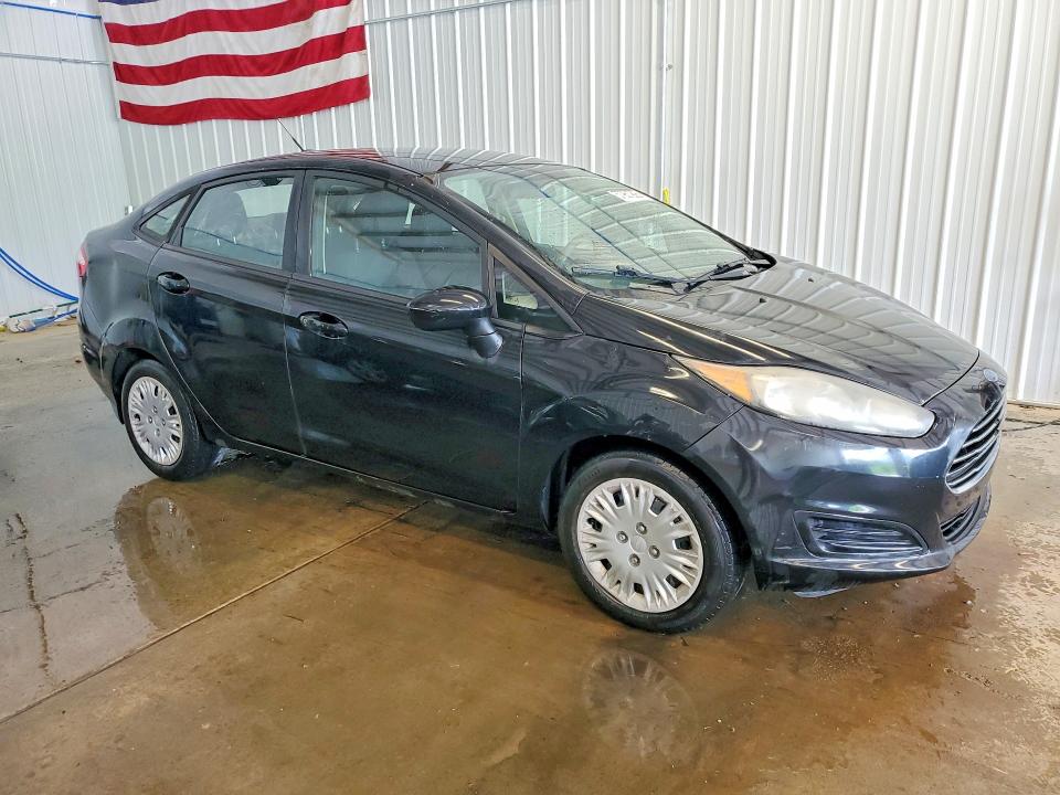57951906 :رقم المزاد ، 3FADP4AJ9FM158117 vin ، 2015 Ford Fiesta مزاد بيع