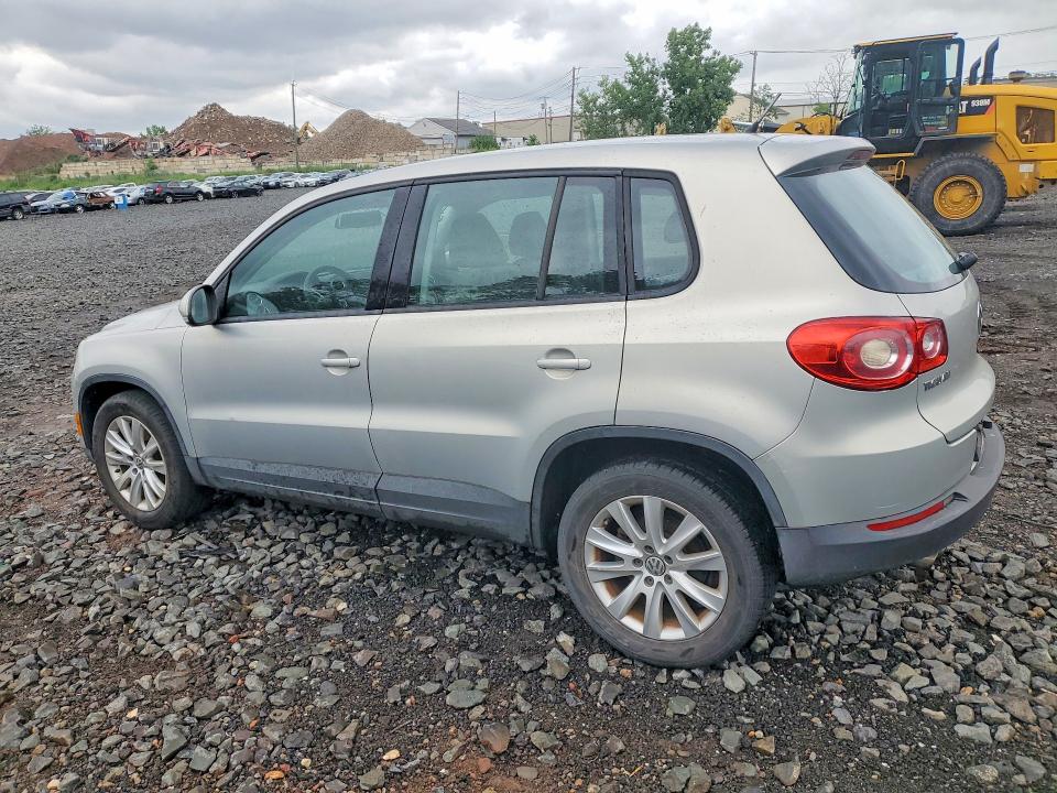 58114076 :رقم المزاد ، WVGBV7AX9AW516379 vin ، 2010 Volkswagen Tiguan مزاد بيع