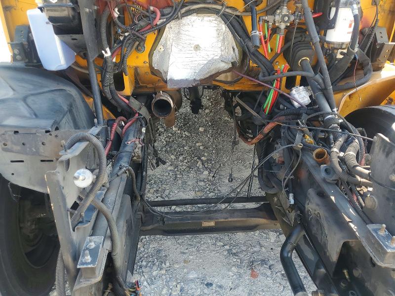 53868646 :رقم المزاد ، 4UZAAWCS86CV56237 vin ، 2006 Freightliner Chassis مزاد بيع