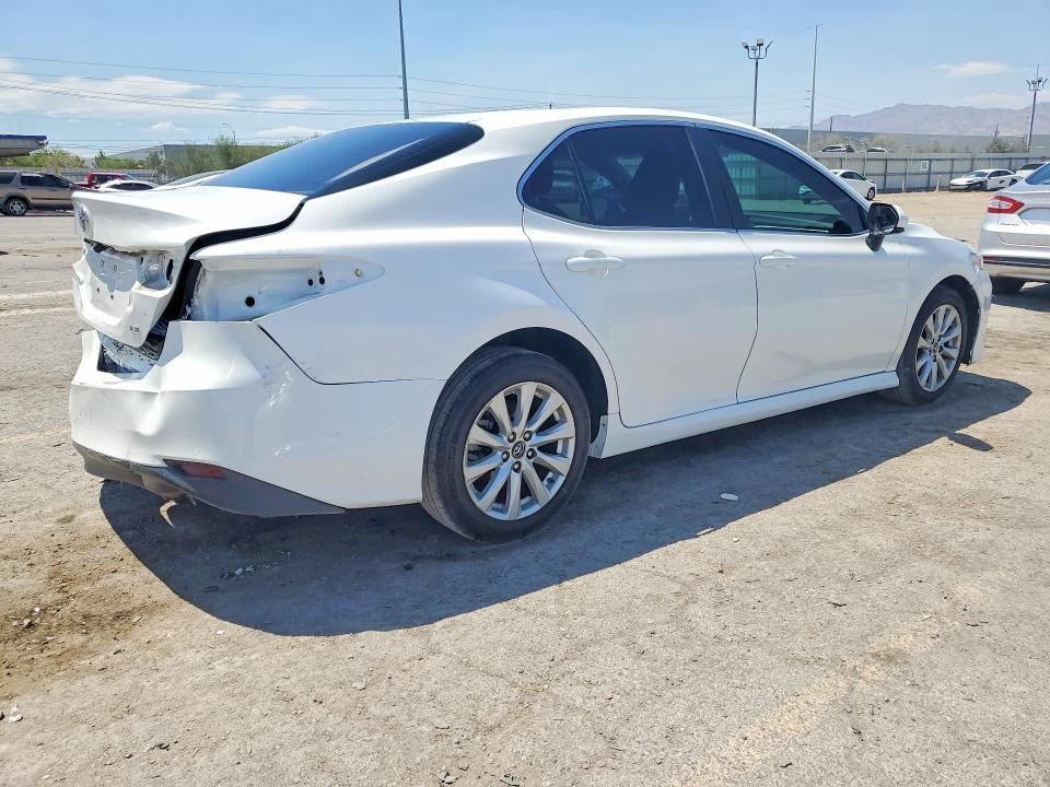 2018 Toyota Camry მანქანა იყიდება აუქციონზე, vin: 4T1B11HK6JU613232, აუქციონის ნომერი: 57951056