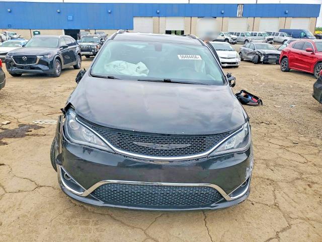 56484456 :رقم المزاد ، 2C4RC1EG2JR194533 vin ، 2018 Chrysler Pacifica مزاد بيع