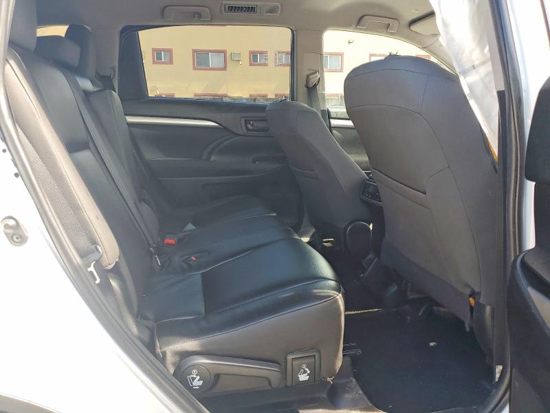 2019 Toyota Highlander მანქანა იყიდება აუქციონზე, vin: 5TDZZRFH9KS304166, აუქციონის ნომერი: 62535986
