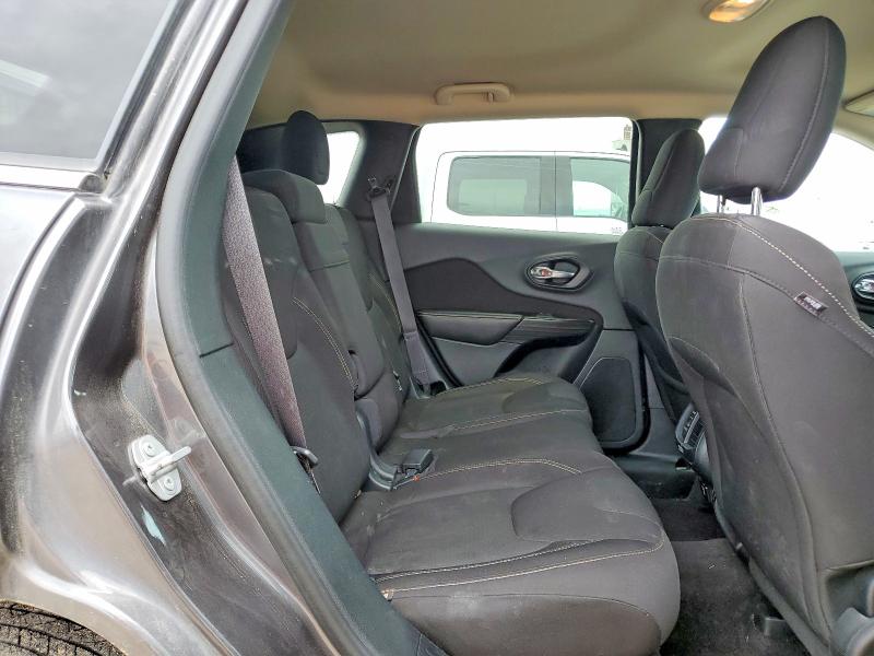 57939006 :رقم المزاد ، 1C4PJLCB7GW291176 vin ، 2016 Jeep Cherokee مزاد بيع