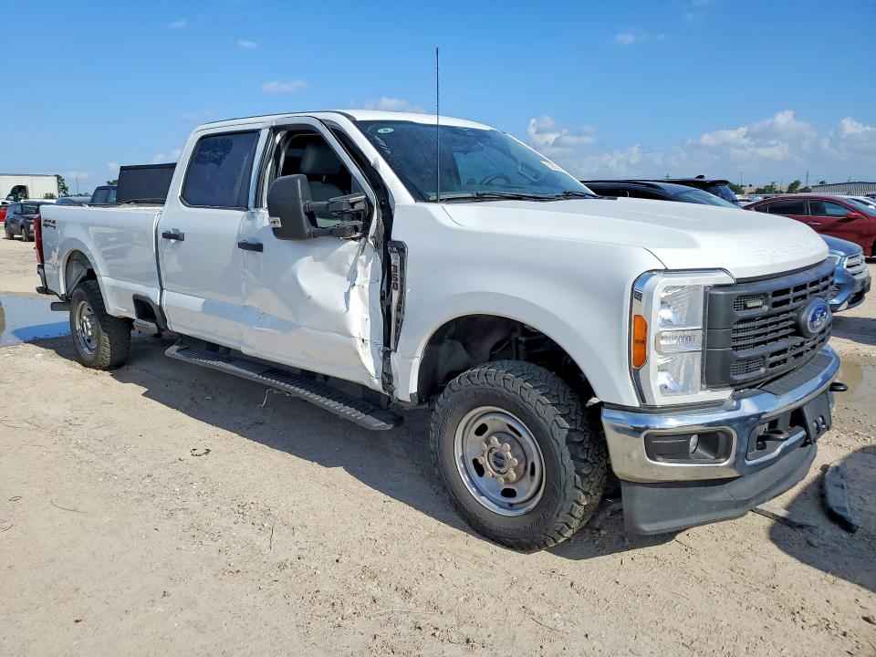 53983596 :رقم المزاد ، 1FT8W3BA9PED63757 vin ، 2023 Ford F350 مزاد بيع