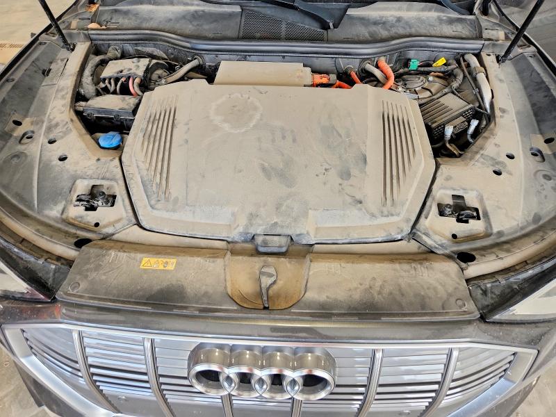 57493496 :رقم المزاد ، WA1VAAGE6KB006008 vin ، 2019 Audi E-tron مزاد بيع