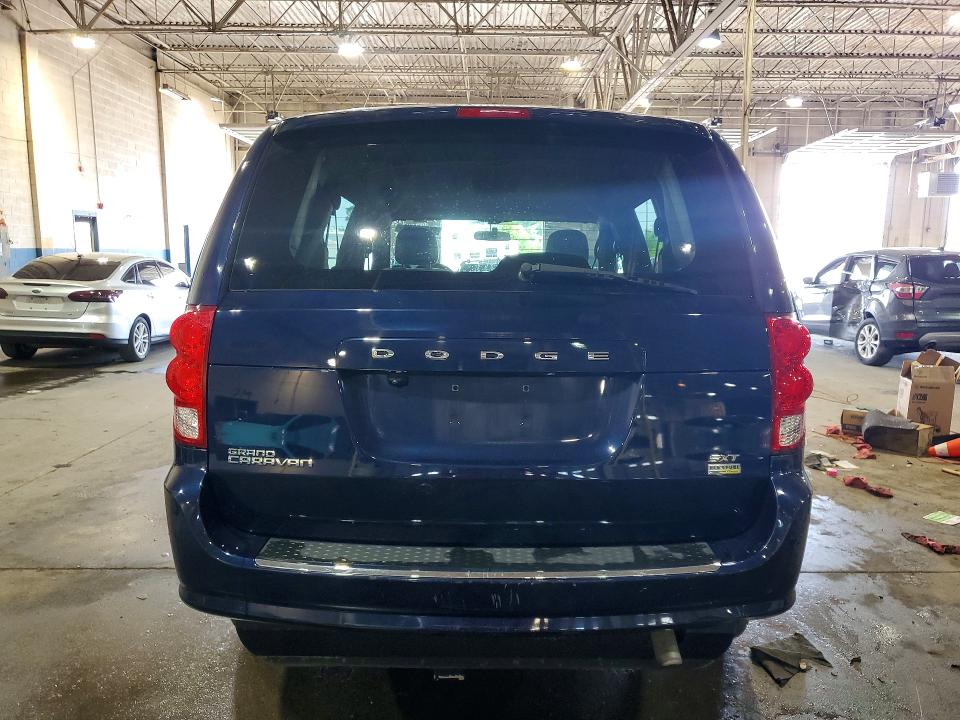 2015 Dodge Grand Caravan მანქანა იყიდება აუქციონზე, vin: 2C4RDGCGXFR623654, აუქციონის ნომერი: 56043606