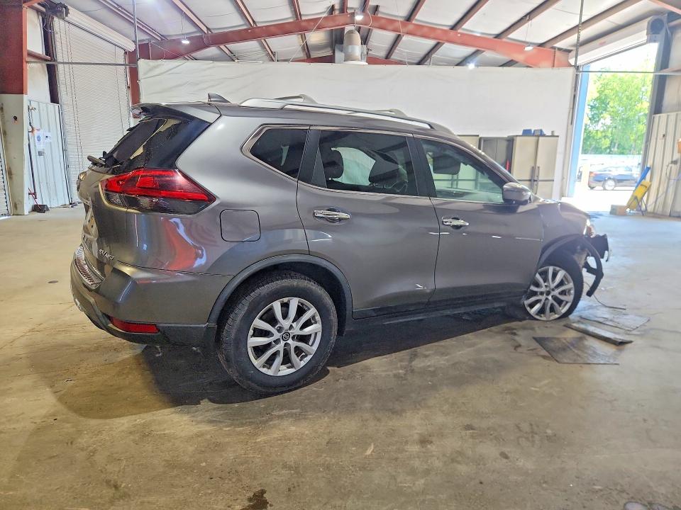 58241986 :رقم المزاد ، KNMAT2MV6JP601533 vin ، 2018 Nissan Rogue مزاد بيع