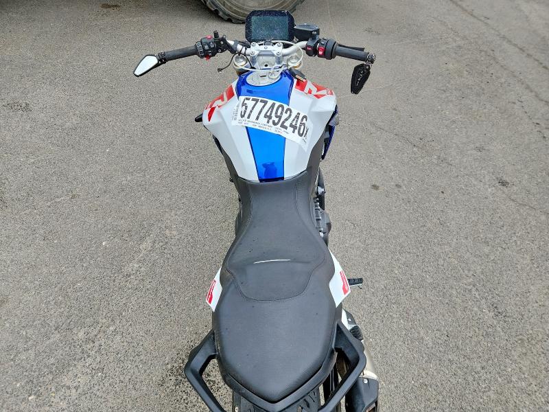 57749246 :رقم المزاد ، WB10K1308R6K60178 vin ، 2024 Bmw F 900 مزاد بيع