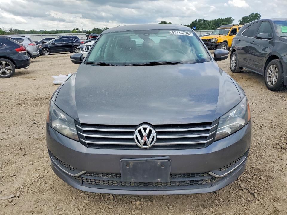 57113276 :رقم المزاد ، 1VWAT7A31FC043764 vin ، 2015 Volkswagen Passat مزاد بيع