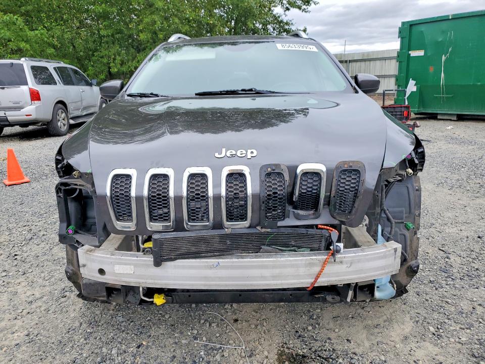 85633995 :رقم المزاد ، 1C4PJLCS8FW596653 vin ، 2015 Jeep Cherokee مزاد بيع