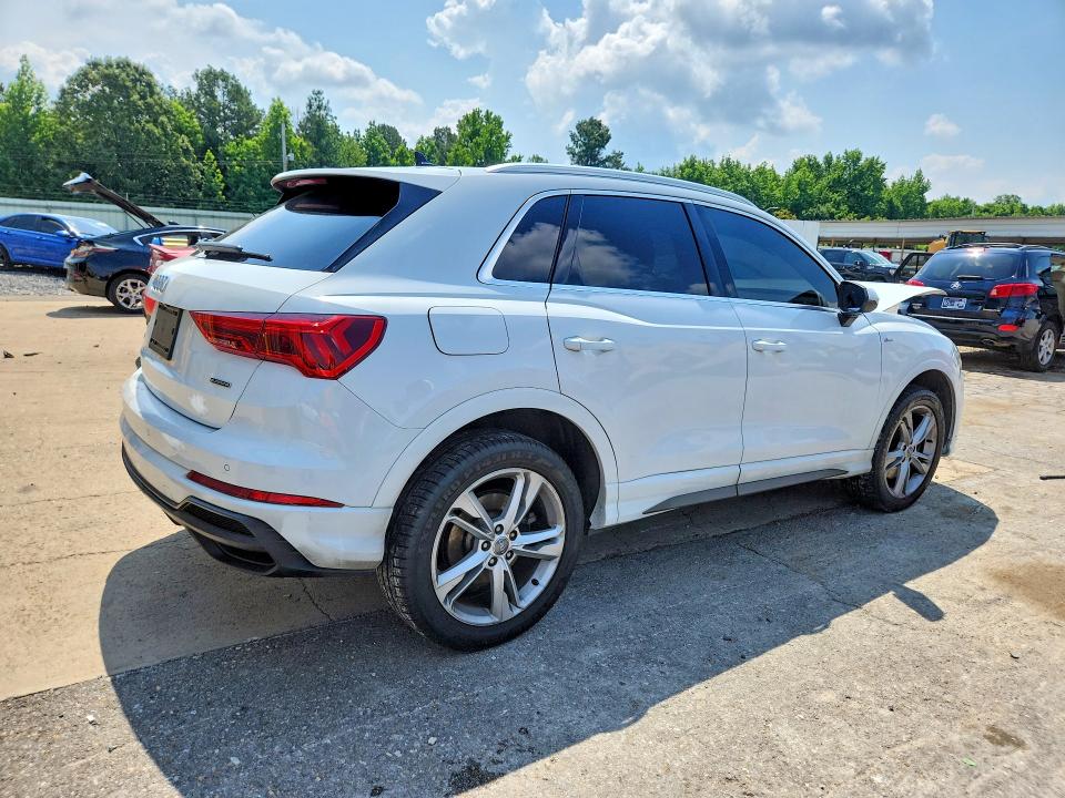 55453826 :رقم المزاد ، WA1DECF31L1102356 vin ، 2020 Audi Q3 مزاد بيع