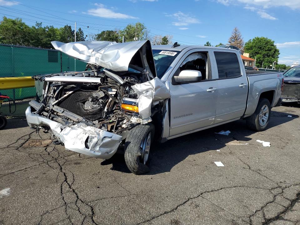 Продаж на аукціоні авто 2018 Chevrolet Silverado, vin: 3GCUKREC5JG617426, номер лоту: 58819596
