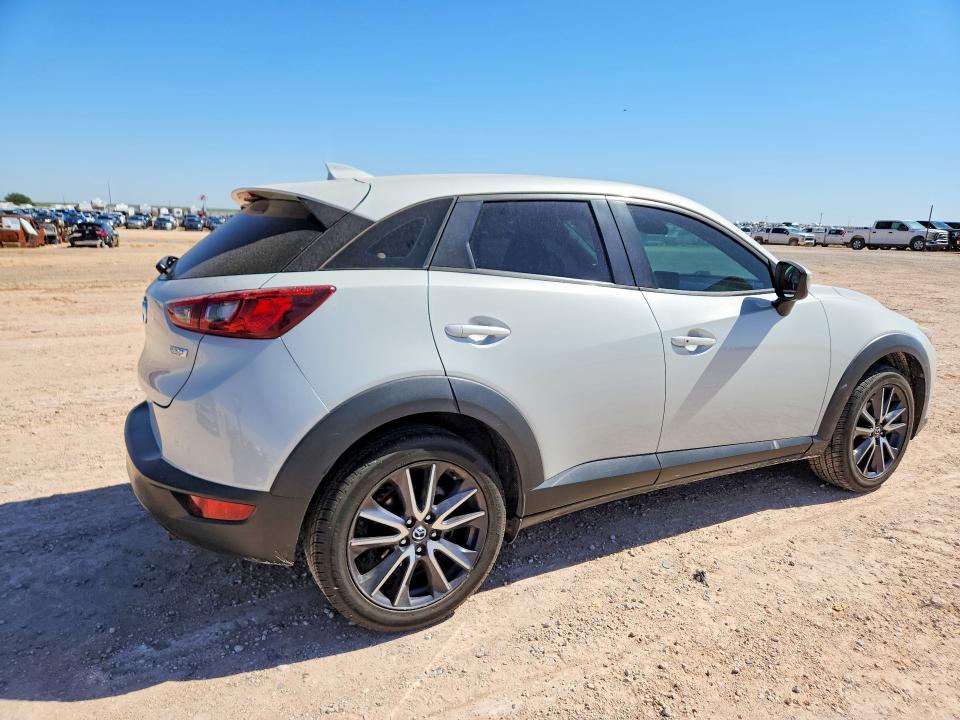 57602816 :رقم المزاد ، JM1DKDC71J1329443 vin ، 2018 Mazda Cx-3 مزاد بيع