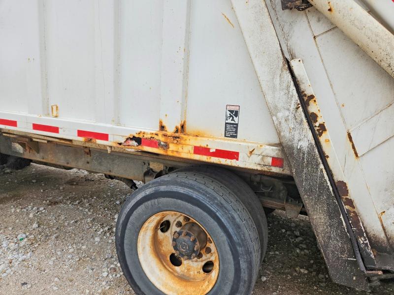 55911336 :رقم المزاد ، 1FVABTAK92HJ54621 vin ، 2002 Freightliner Fl70 مزاد بيع