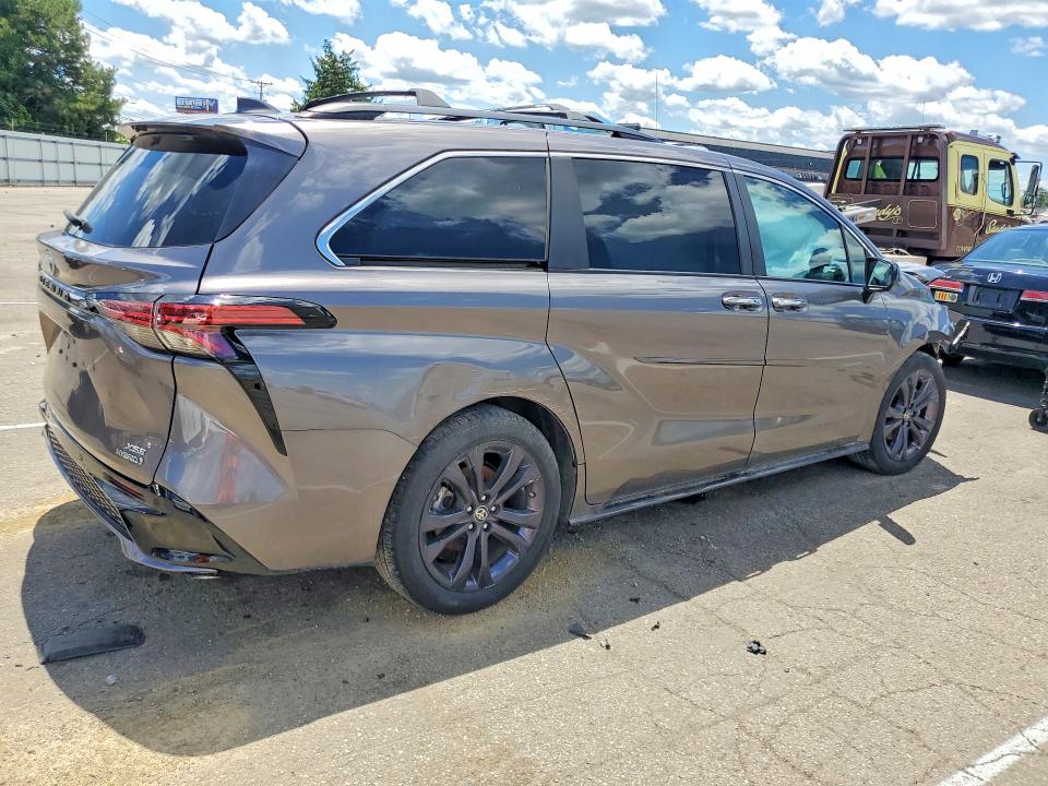 2022 Toyota Sienna მანქანა იყიდება აუქციონზე, vin: 5TDDRKEC3NS117307, აუქციონის ნომერი: 58121176