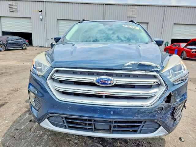 55837806 :رقم المزاد ، 1FMCU0HD5KUA90004 vin ، 2019 Ford Escape مزاد بيع