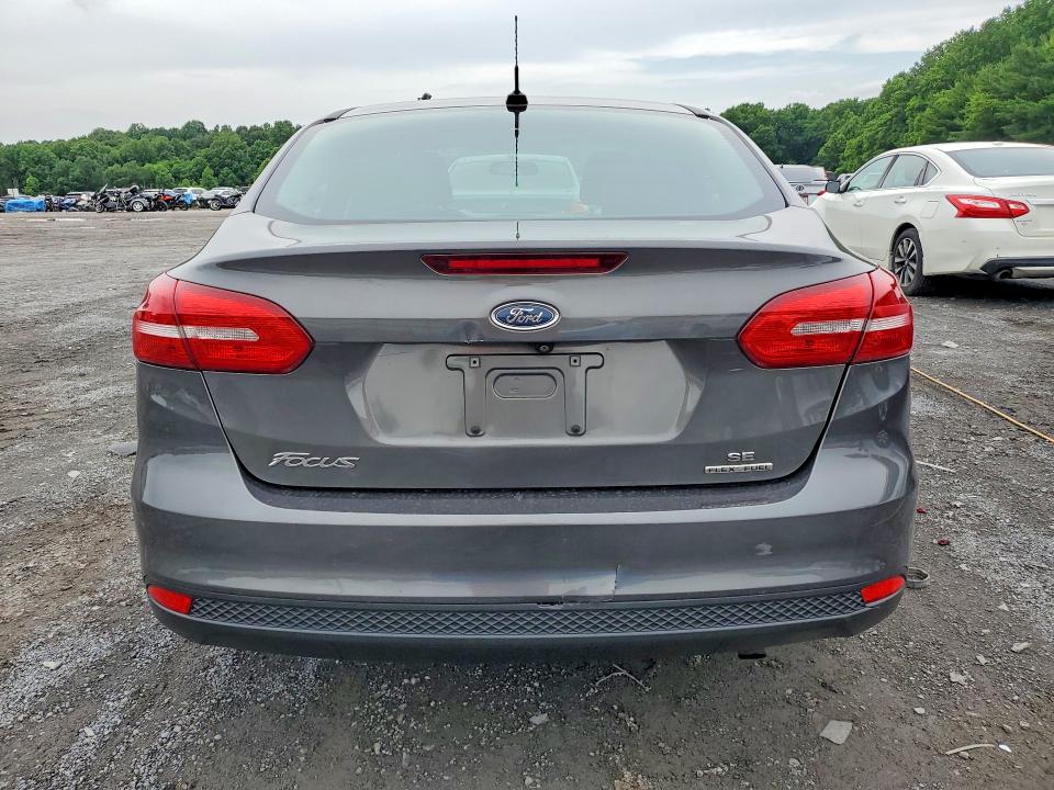 59113076 :رقم المزاد ، 1FADP3F2XFL229452 vin ، 2015 Ford Focus مزاد بيع