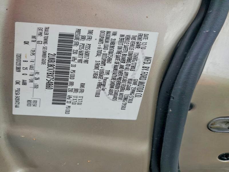 57831496 :رقم المزاد ، 2LNBL8CV7BX754860 vin ، 2011 Lincoln Town Car مزاد بيع