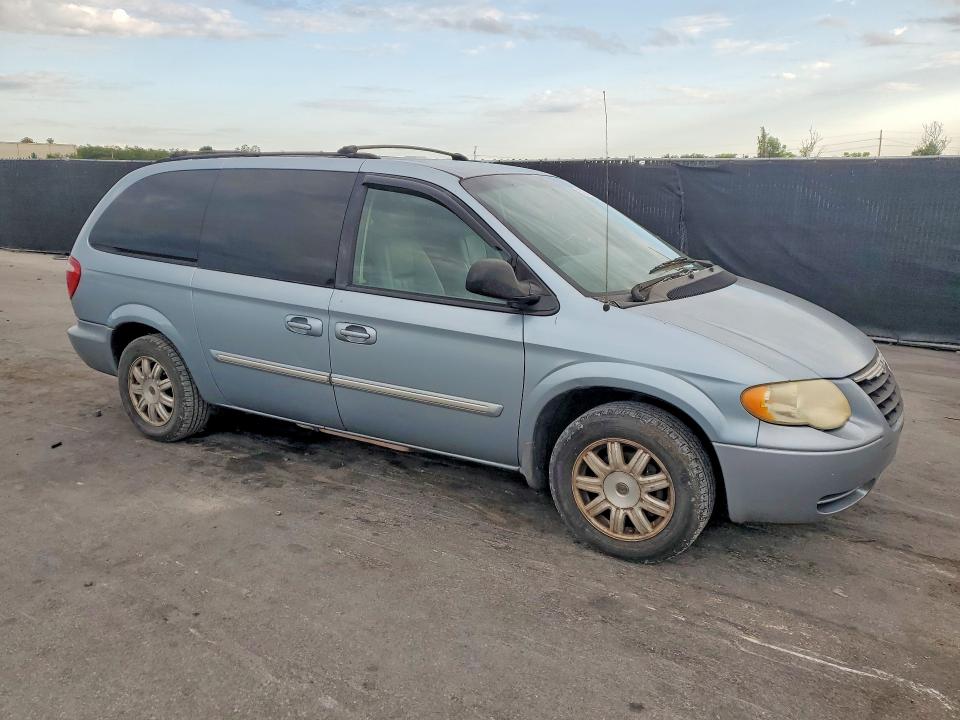 2006 Chrysler Town & Country მანქანა იყიდება აუქციონზე, vin: 2A4GP54L16R728835, აუქციონის ნომერი: 57009316