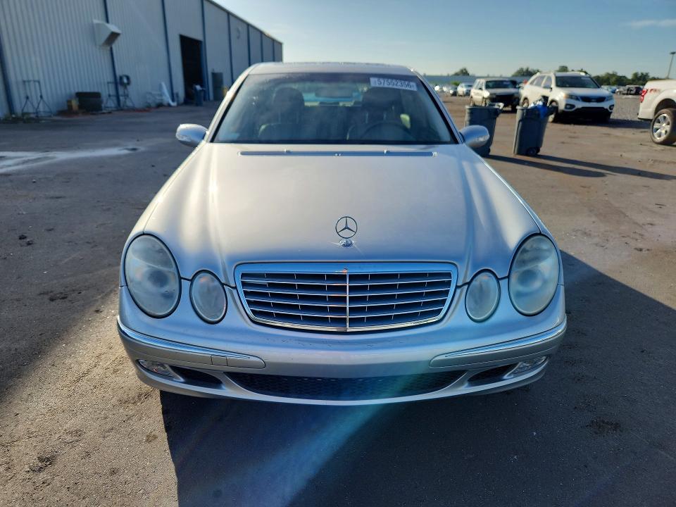 57552356 :رقم المزاد ، WDBUF70J14A394138 vin ، 2004 Mercedes-benz E مزاد بيع