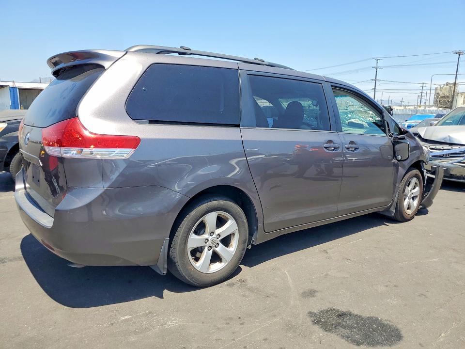 Продаж на аукціоні авто 2012 Toyota Sienna, vin: 5TDKK3DCXCS262098, номер лоту: 57250316