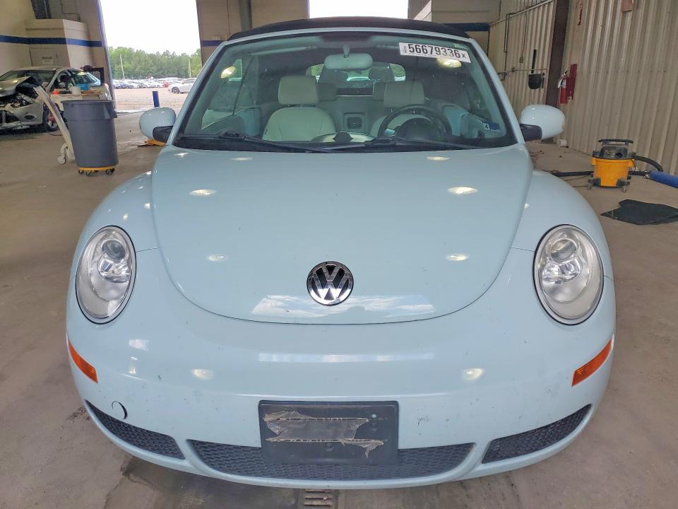 56679336 :رقم المزاد ، 3VWRW3AL9AM004933 vin ، 2010 Volkswagen New Beetle مزاد بيع