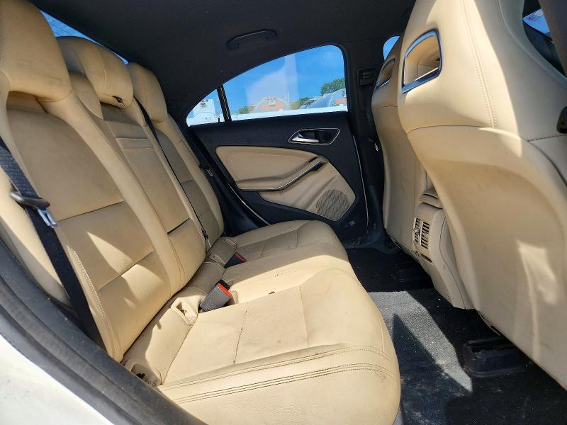 55497066 :رقم المزاد ، WDDSJ4EB8JN669912 vin ، 2018 Mercedes-benz Cla مزاد بيع