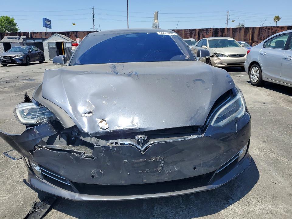 Продажа на аукционе авто 2018 Tesla Model S, vin: 5YJSA1E26JF296411, номер лота: 55539626