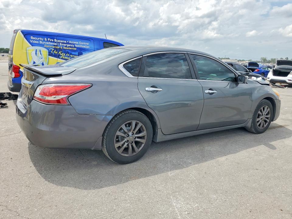 2015 Nissan Altima მანქანა იყიდება აუქციონზე, vin: 1N4AL3AP2FN373812, აუქციონის ნომერი: 59189386