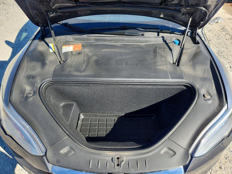 55932046 :رقم المزاد ، 5YJSA1E27GF168445 vin ، 2016 Tesla Model S مزاد بيع