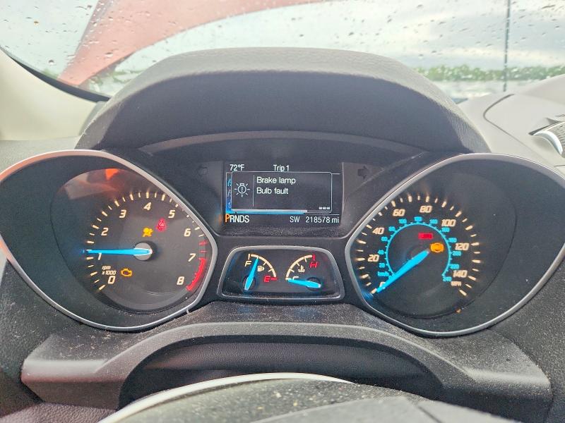 2015 Ford Escape მანქანა იყიდება აუქციონზე, vin: 1FMCU0J9XFUA20302, აუქციონის ნომერი: 57638296