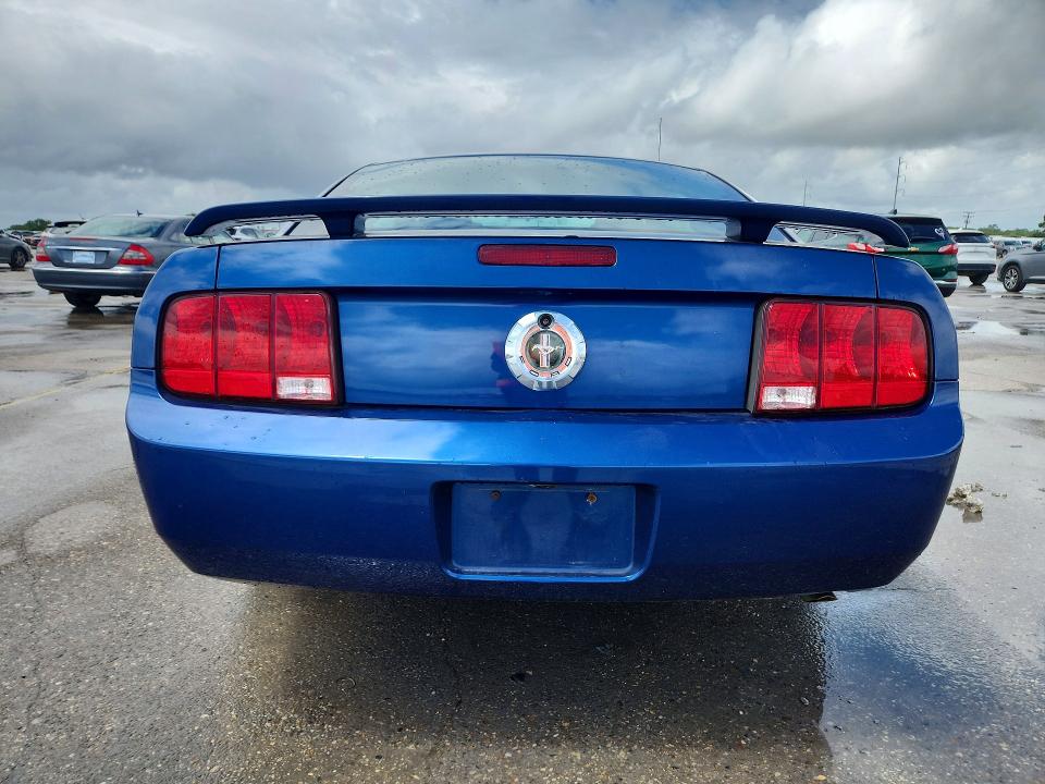 2006 Ford Mustang მანქანა იყიდება აუქციონზე, vin: 1ZVFT80N665182937, აუქციონის ნომერი: 56149306