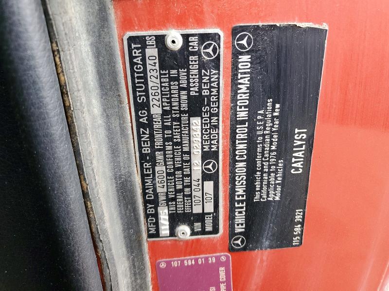 58490776 :رقم المزاد ، 10704412029842 vin ، 1976 Mercedes-benz 450 مزاد بيع