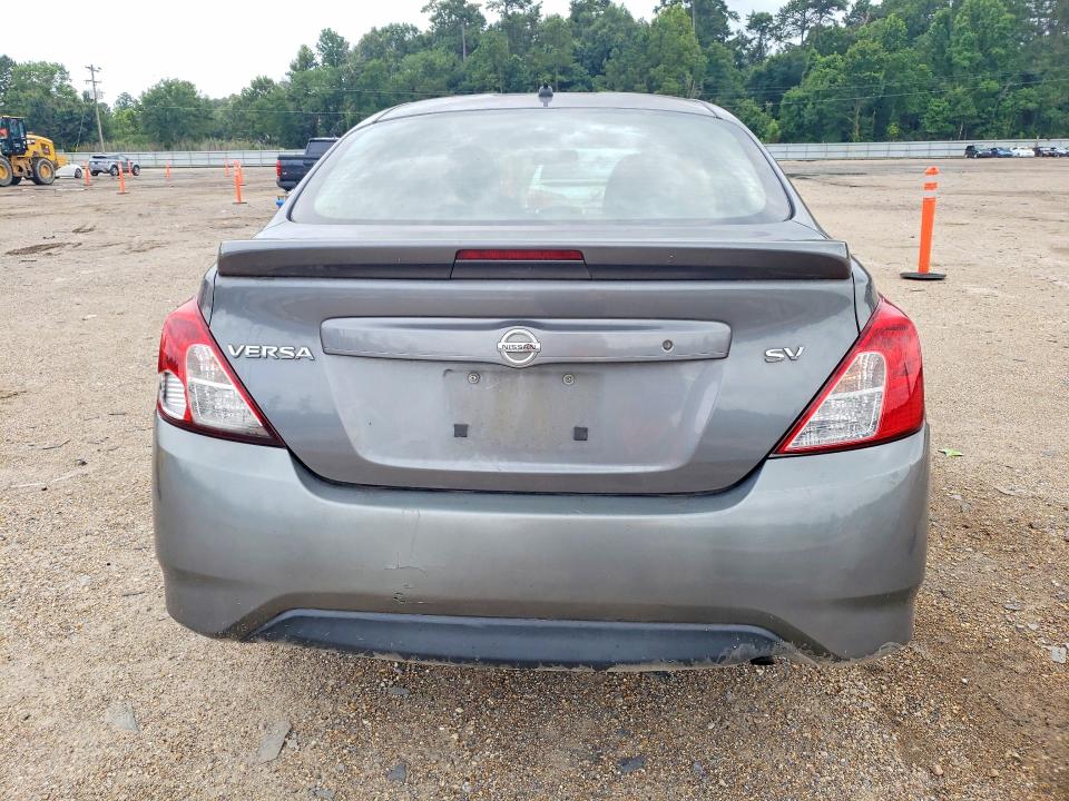 57875006 :رقم المزاد ، 3N1CN7AP7HL850471 vin ، 2017 Nissan Versa مزاد بيع